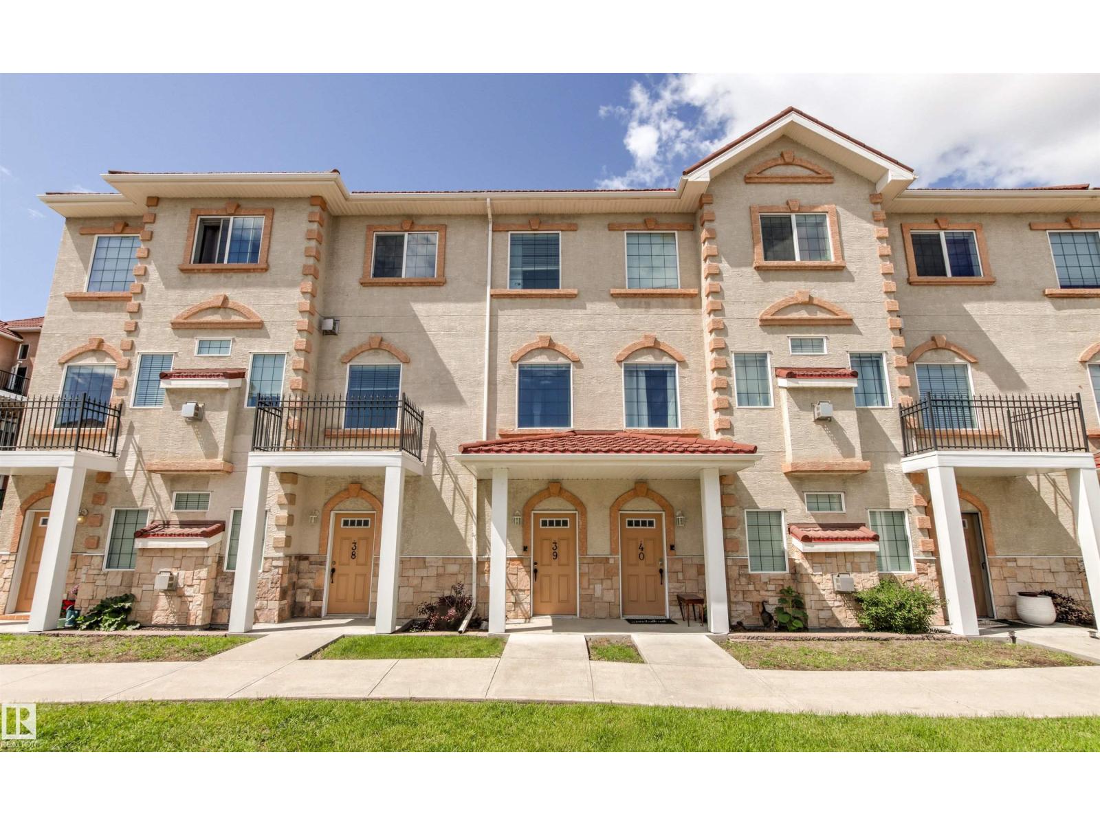 #39 13825 155 AV NW, Carlton, Edmonton photo 1