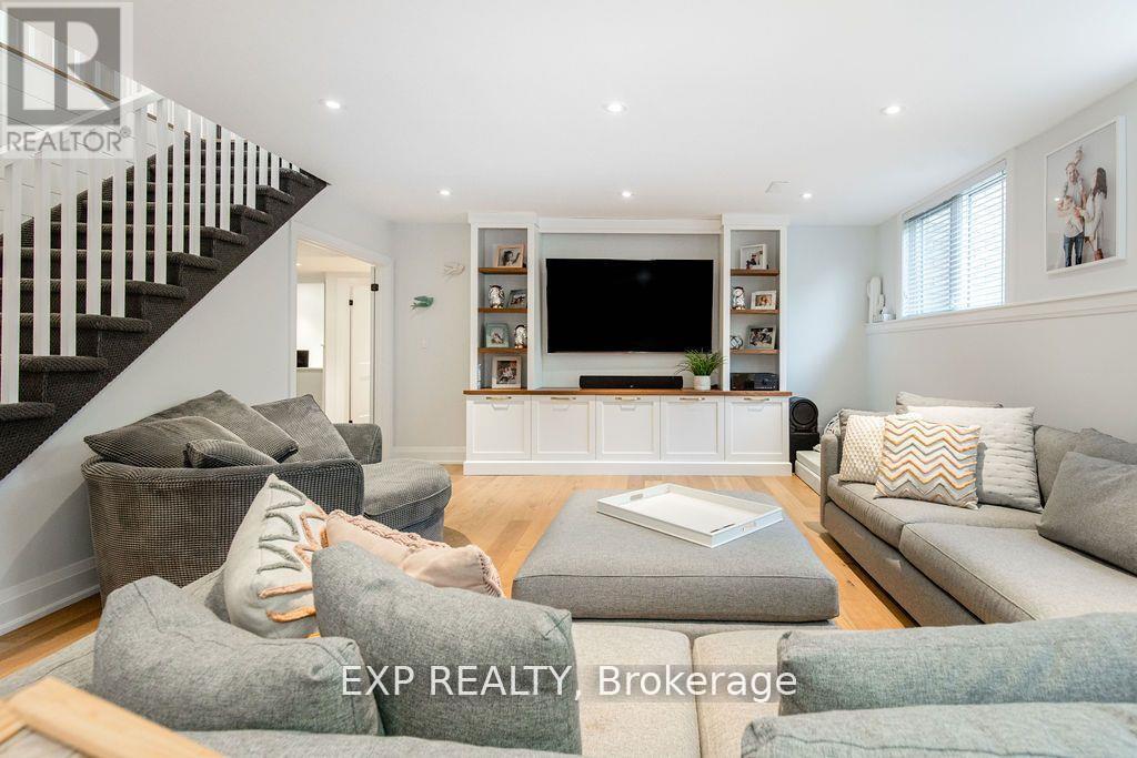 37 PADDY DUNNS CIRCLE - 27