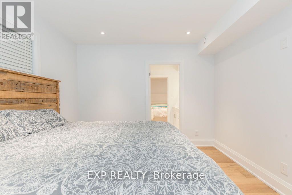 37 PADDY DUNNS CIRCLE - 30