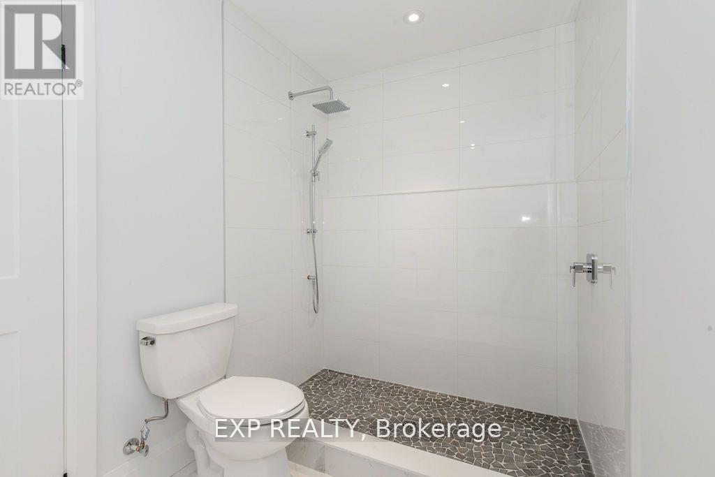 37 PADDY DUNNS CIRCLE - 32