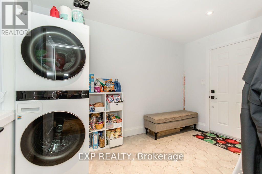 37 PADDY DUNNS CIRCLE - 35