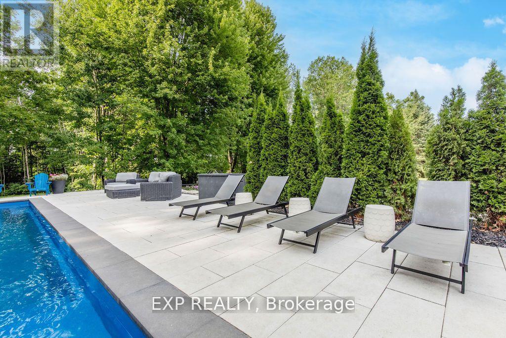 37 PADDY DUNNS CIRCLE - 44