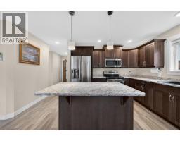Primary Bedroom - 5480 Canoe Beach Drive Ne, Salmon Arm, BC V1E2M5 Photo 8