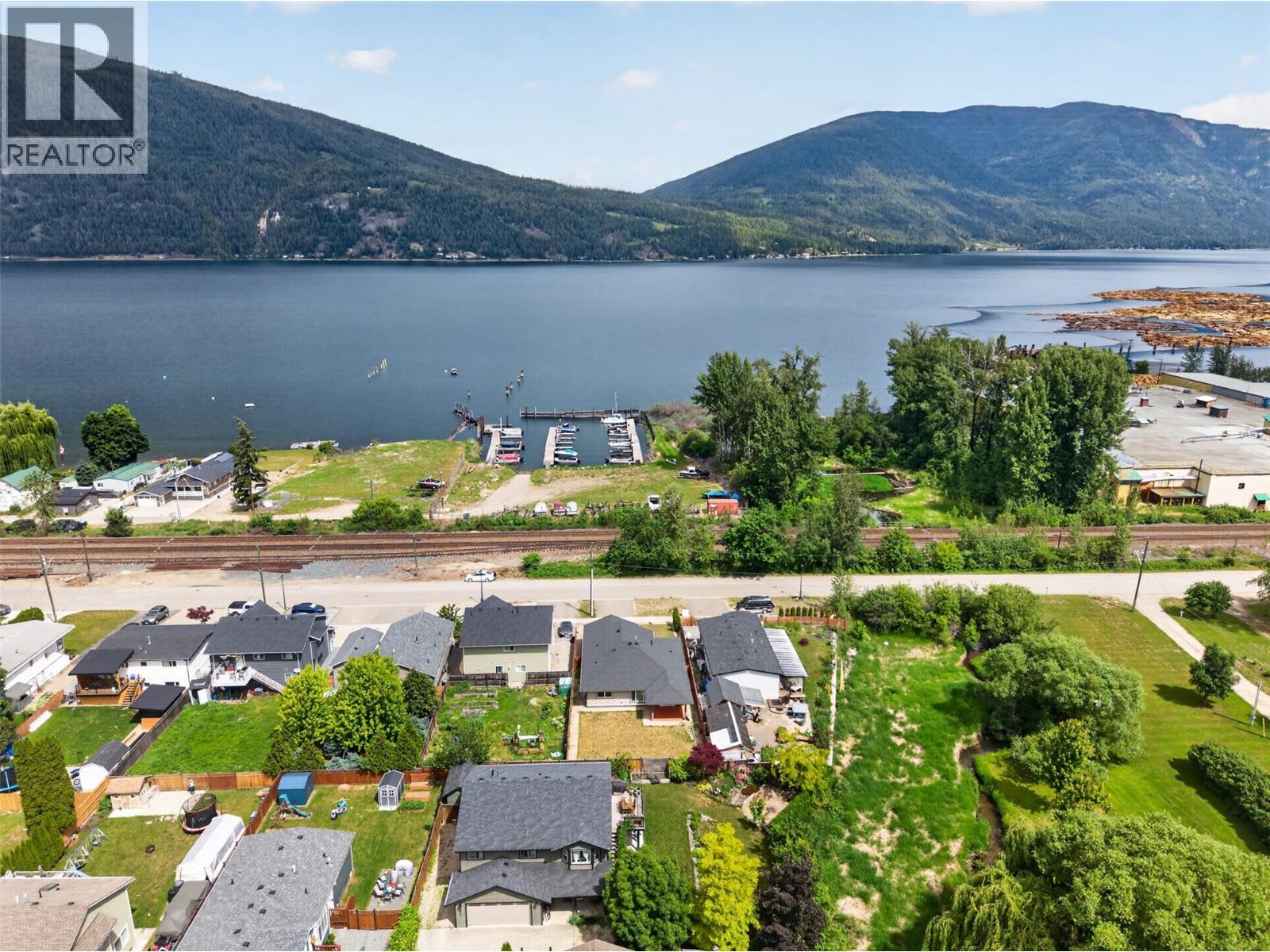 5480 Canoe Beach Drive NE - 38