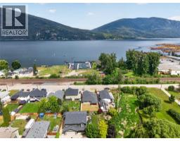 5480 Canoe Beach Drive Ne, Salmon Arm, BC V1E2M5 Photo 38