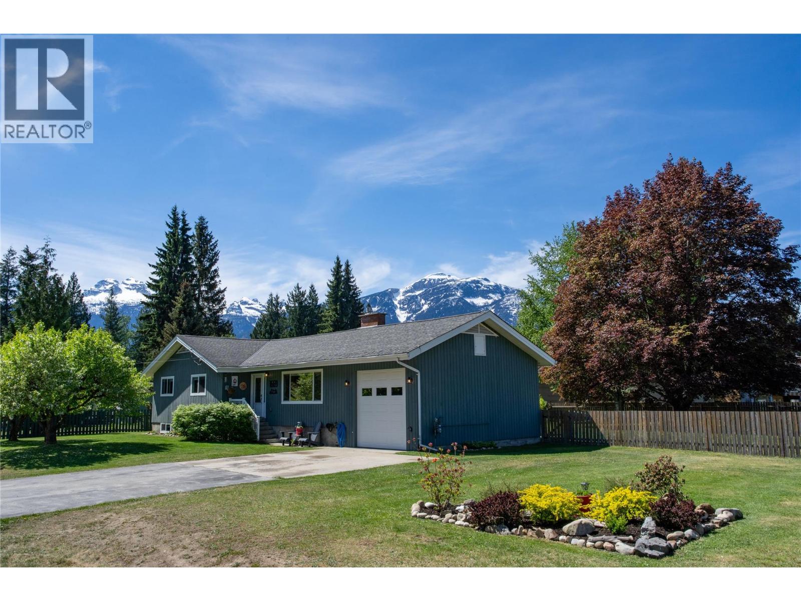 1669 Hiob Road, Revelstoke