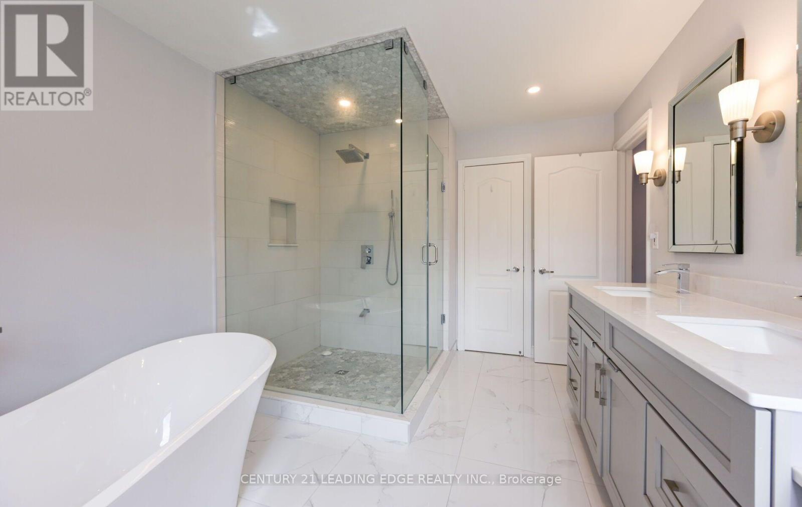 37 DRAWBRIDGE DRIVE - 25