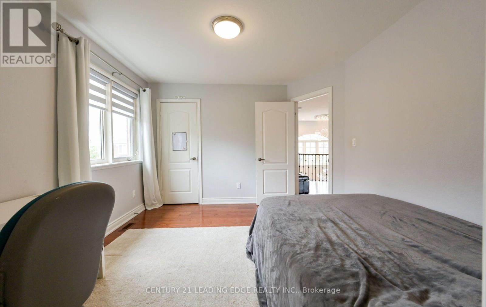 37 DRAWBRIDGE DRIVE - 32
