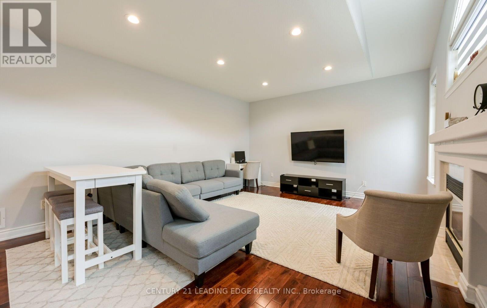 37 DRAWBRIDGE DRIVE - 11
