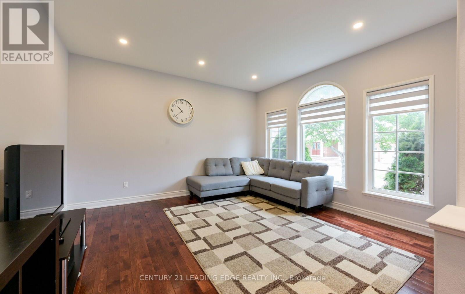 37 DRAWBRIDGE DRIVE - 4