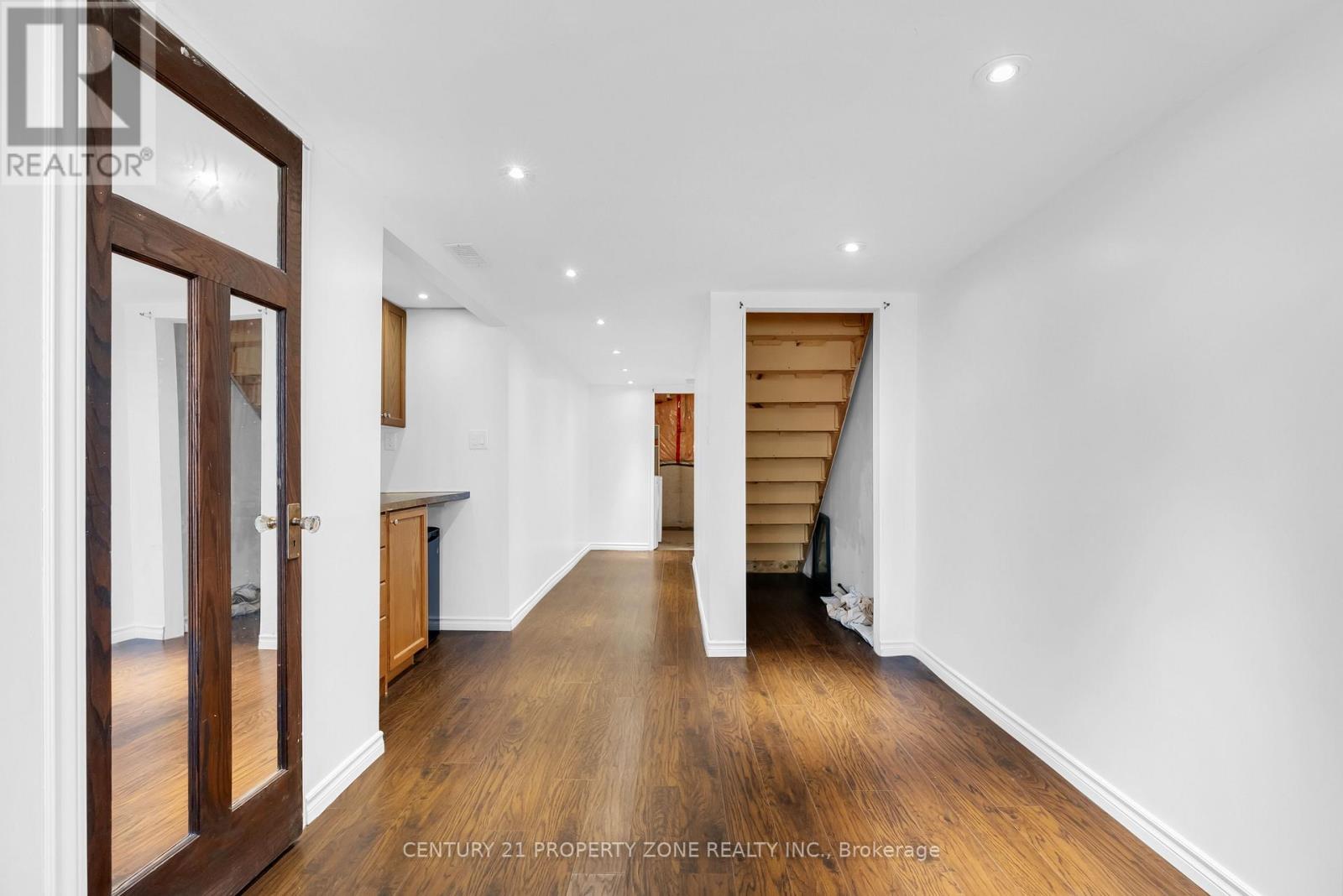 75 BENJAMIN CRESCENT - 33