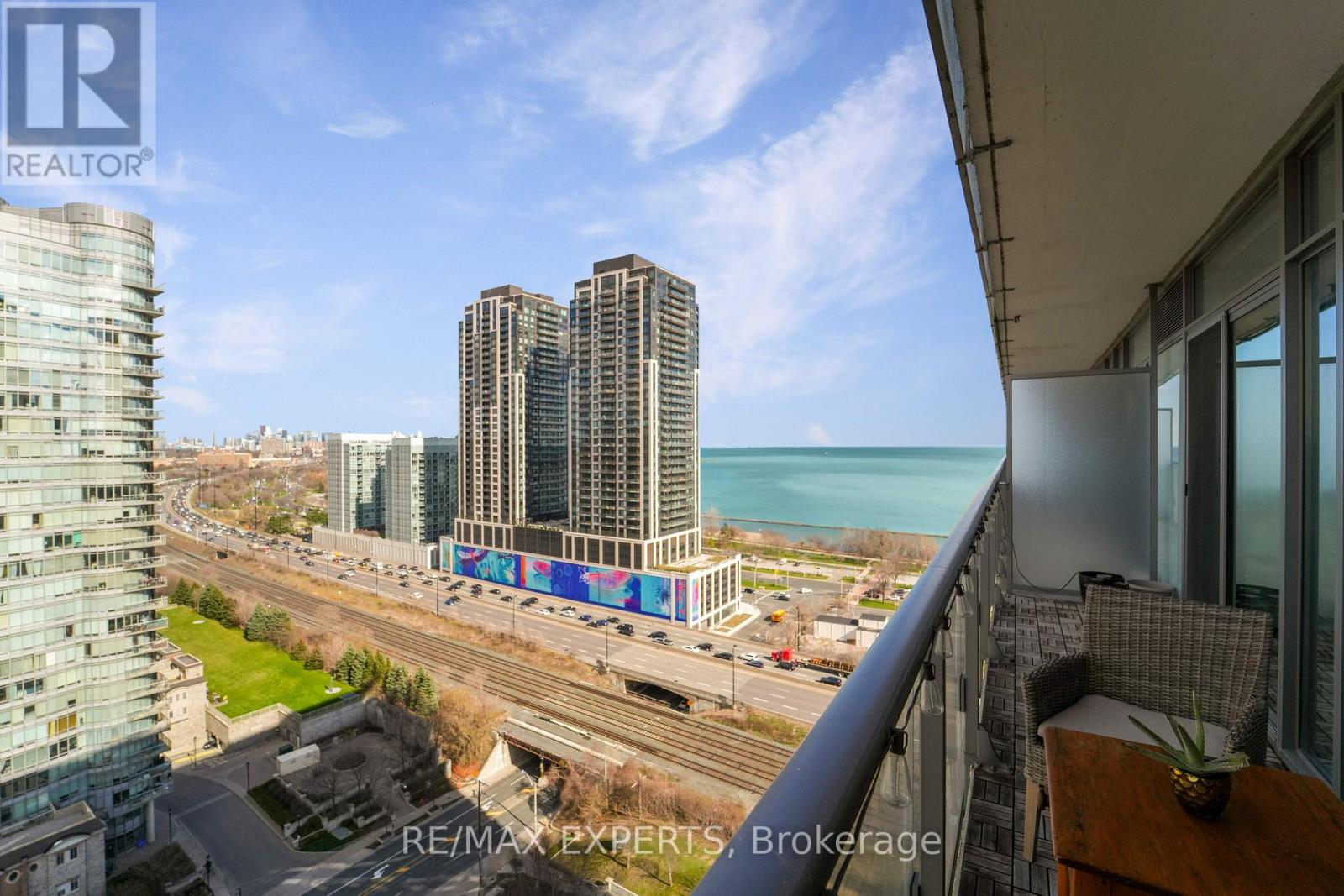 #1915 103 THE QUEENSWAY - 41