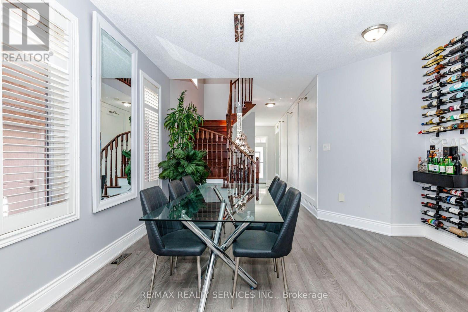 61 SUGARCANE AVENUE - 11