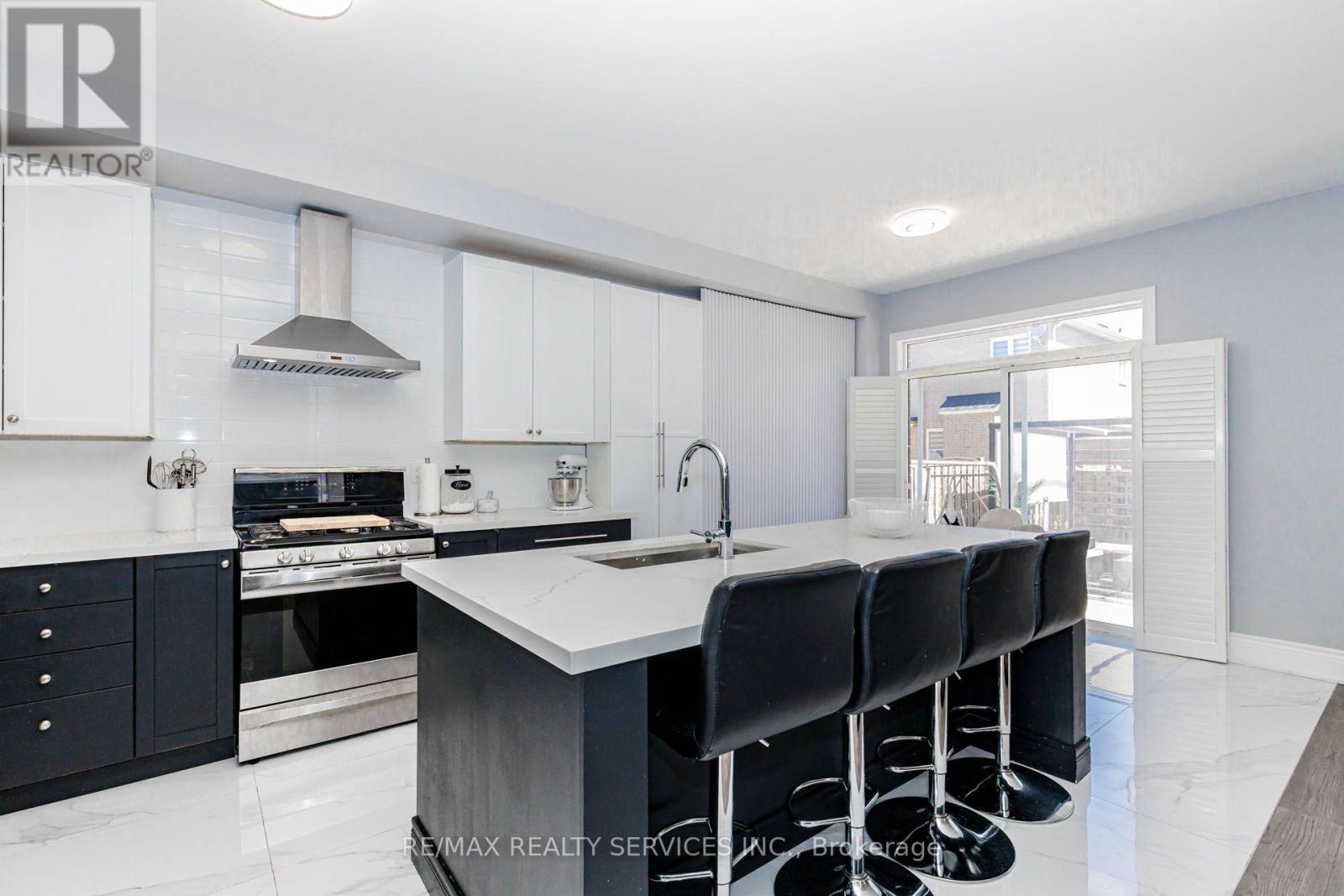 61 SUGARCANE AVENUE - 17