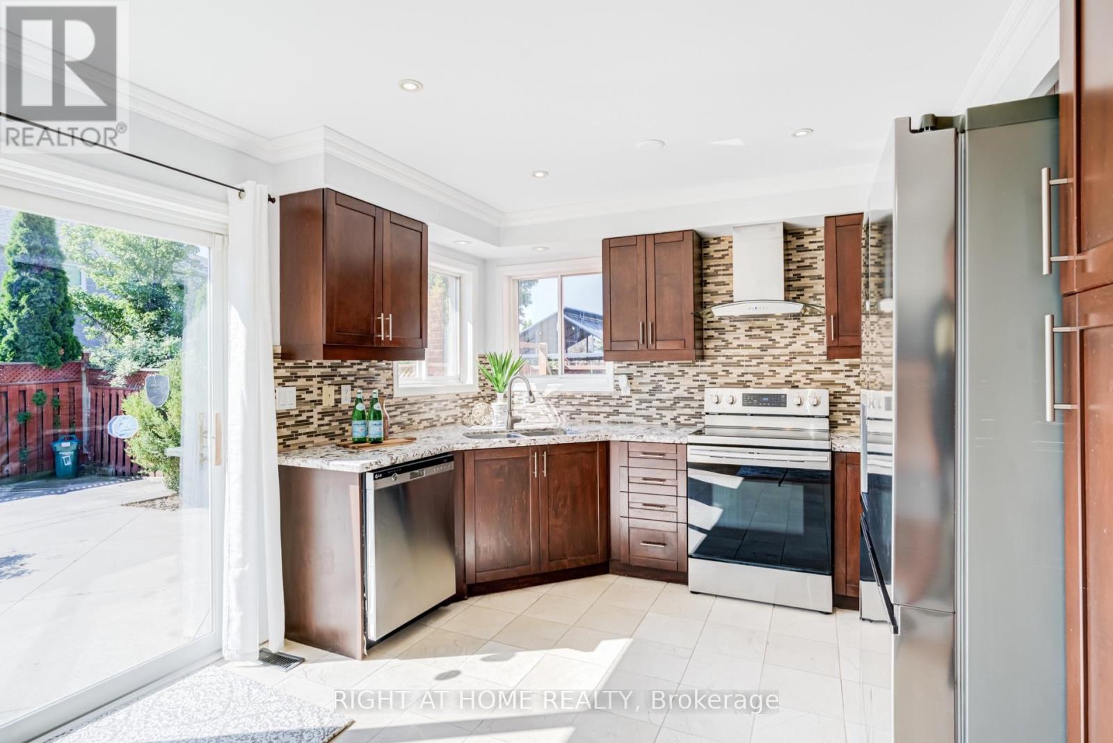 7460 TERRAGAR BOULEVARD - 12