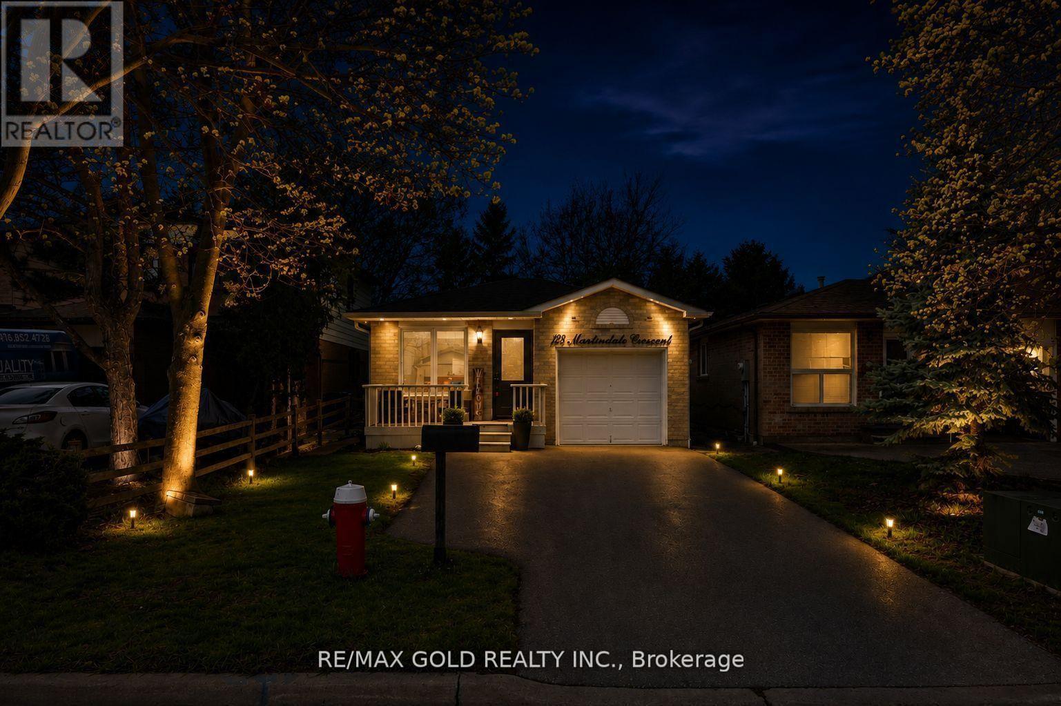 128 MARTINDALE CRESCENT - 1