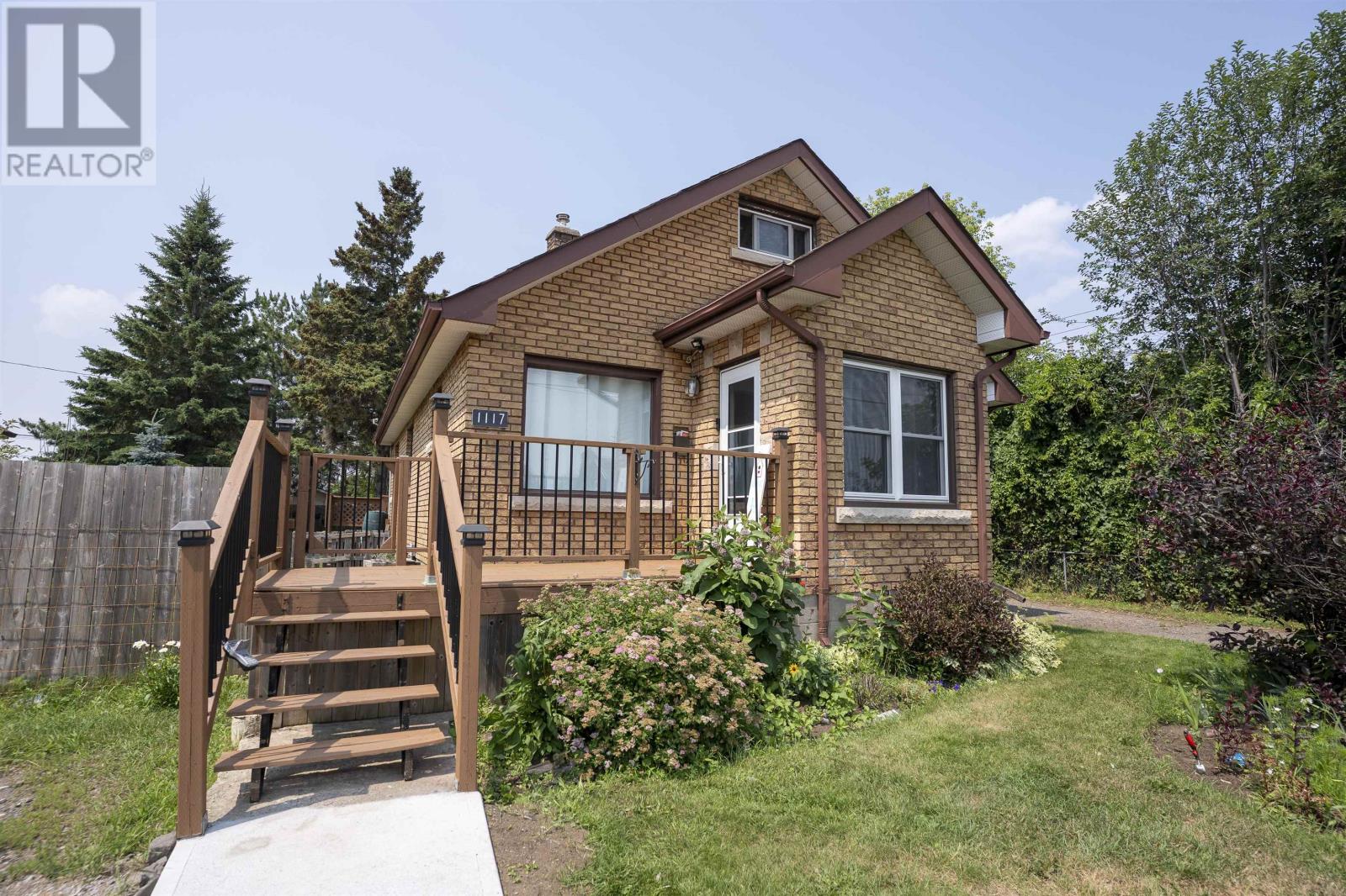 1117 Mountdale AVE - 26