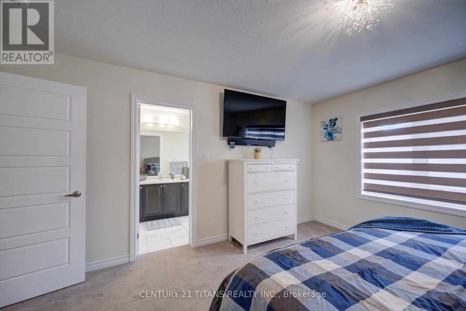 12 MCLAREN AVENUE - 19