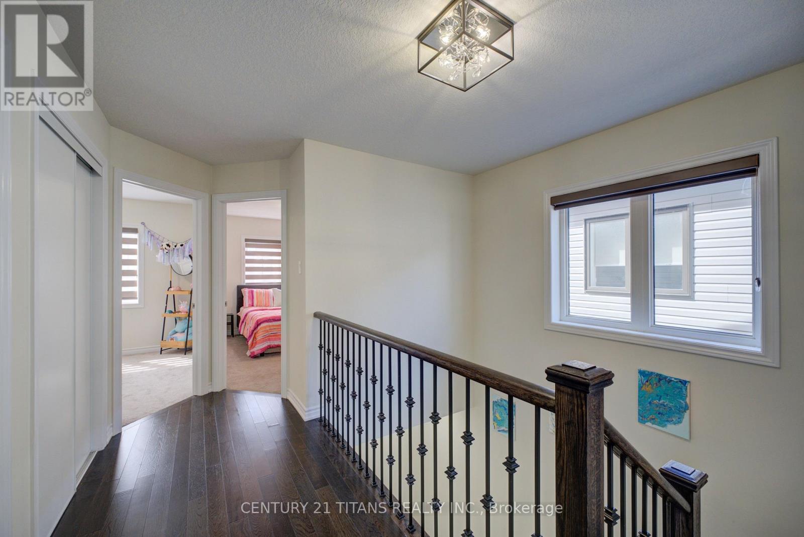 12 MCLAREN AVENUE - 23