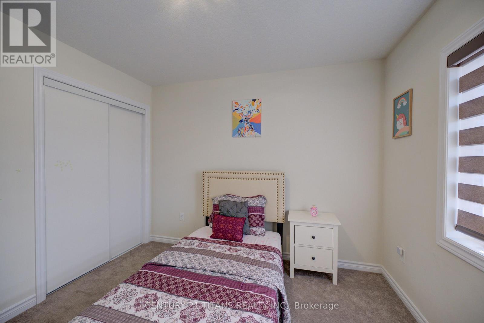 12 MCLAREN AVENUE - 27