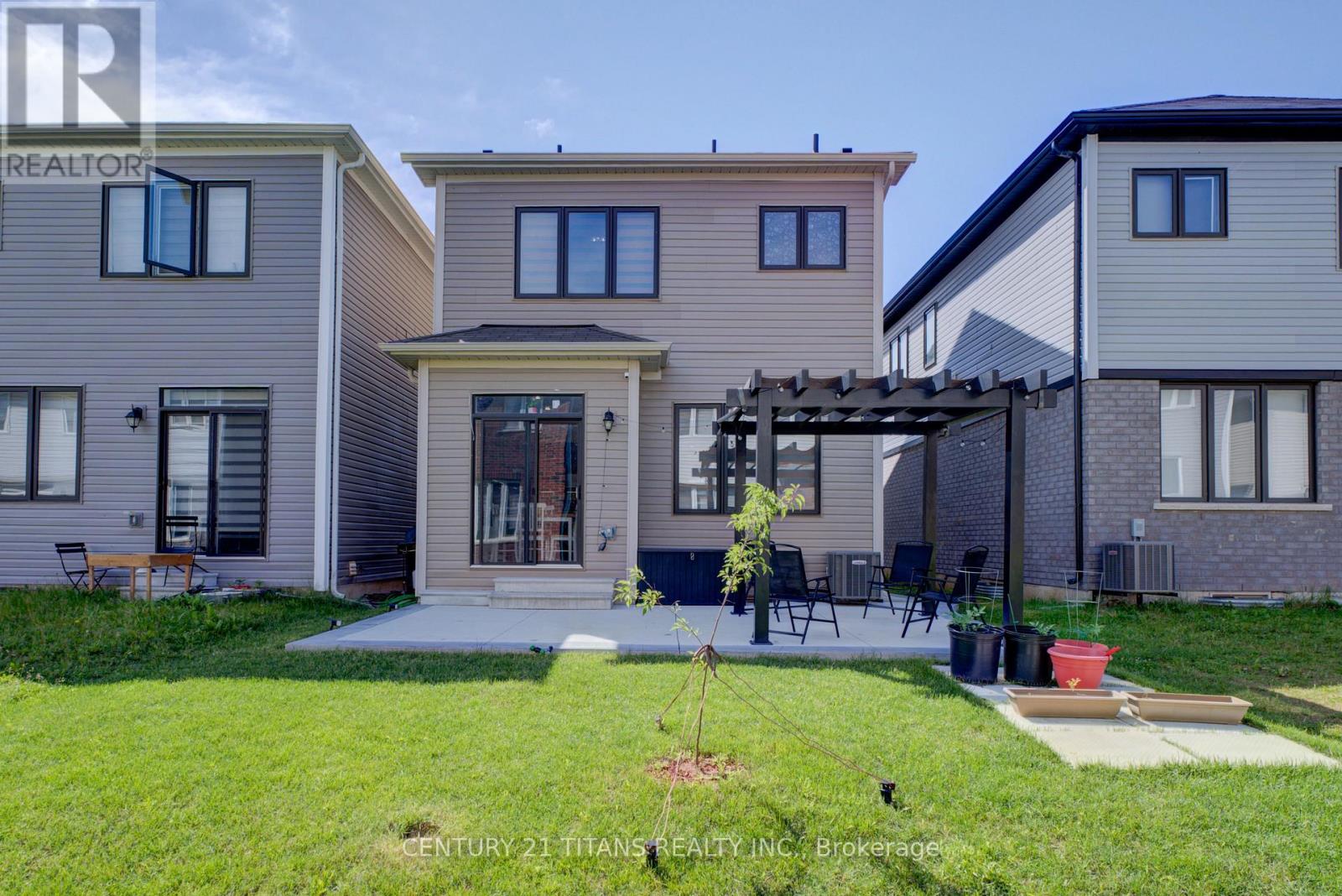 12 MCLAREN AVENUE - 35