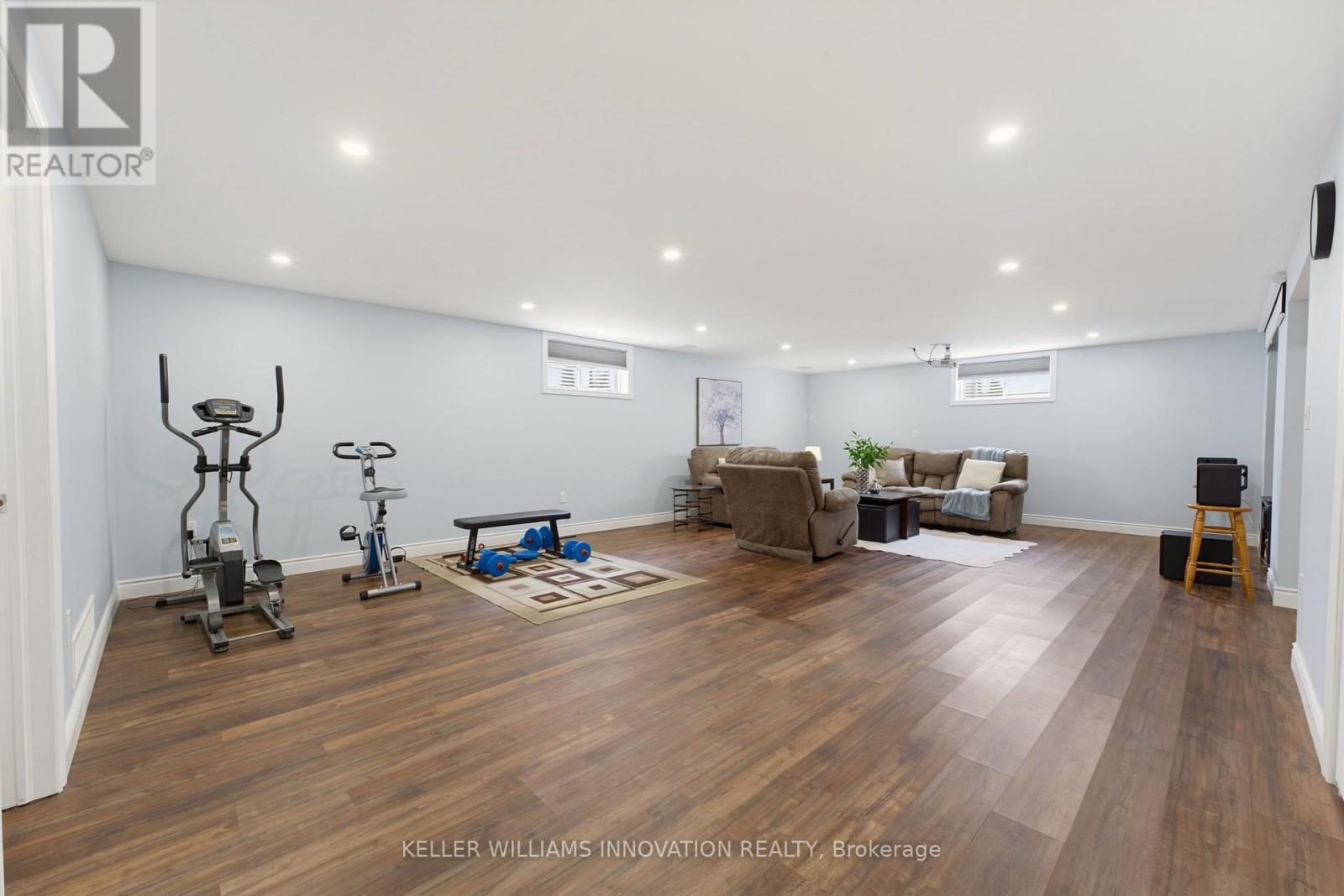 200 KROTZ STREET W - 22