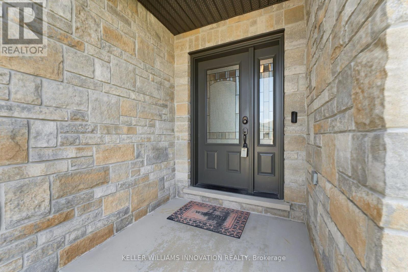 200 KROTZ STREET W - 4