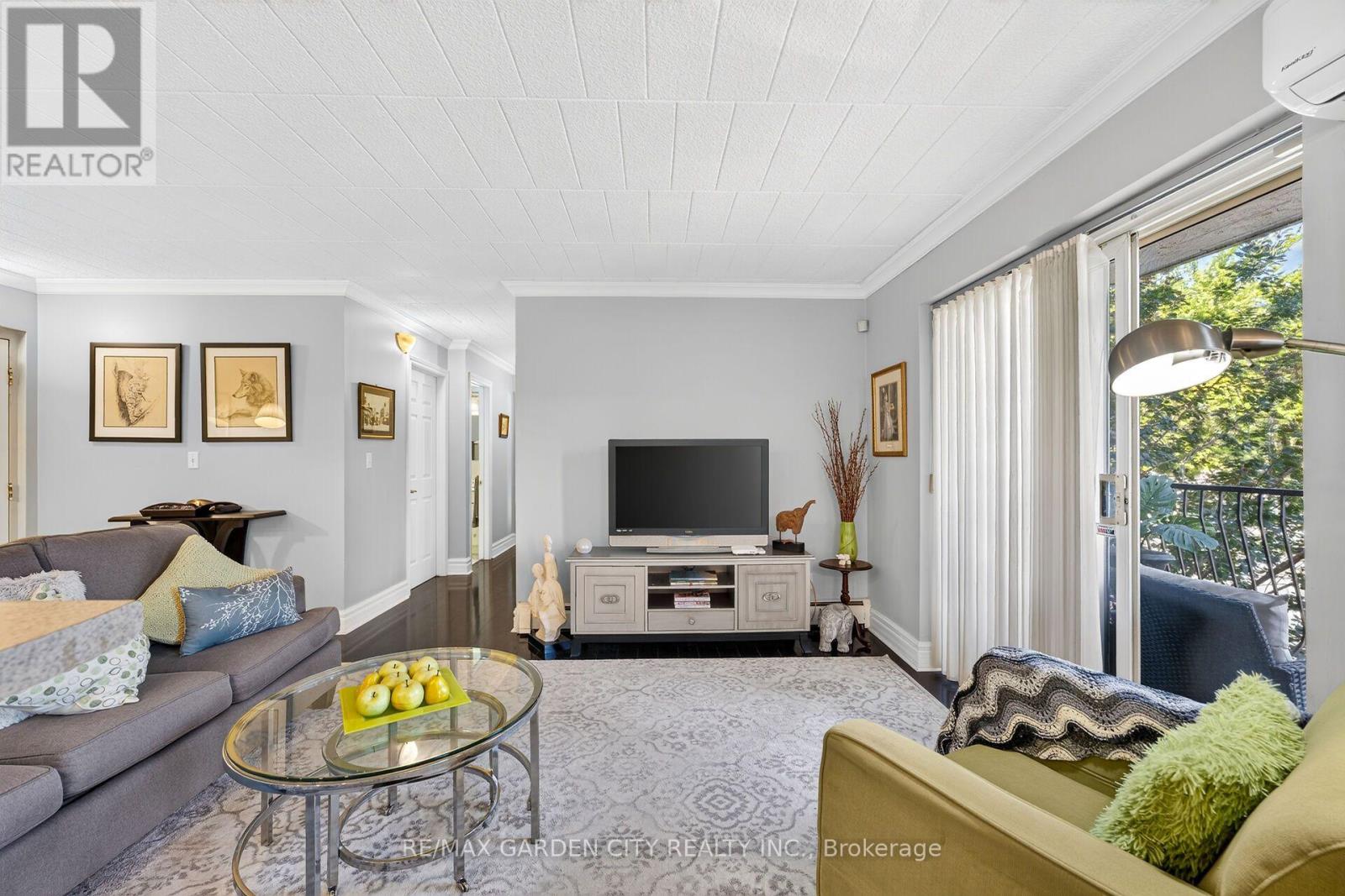 #205 20 JOHN STREET - 21