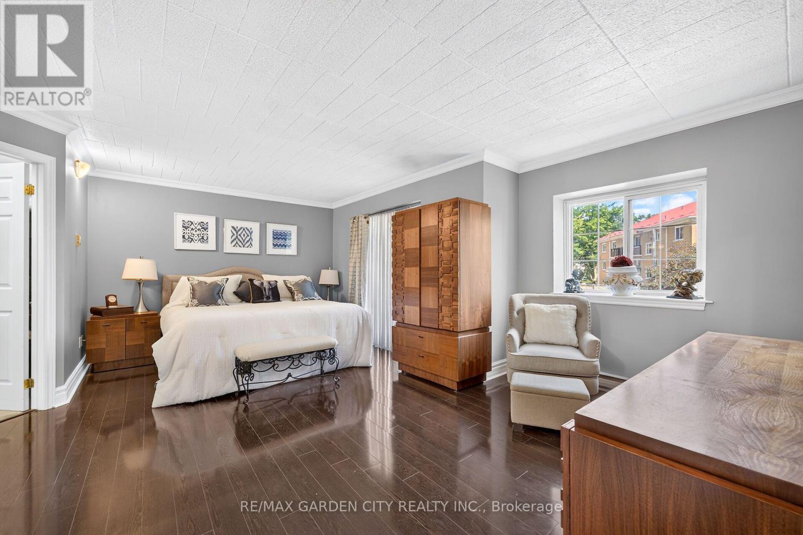 #205 20 JOHN STREET - 22