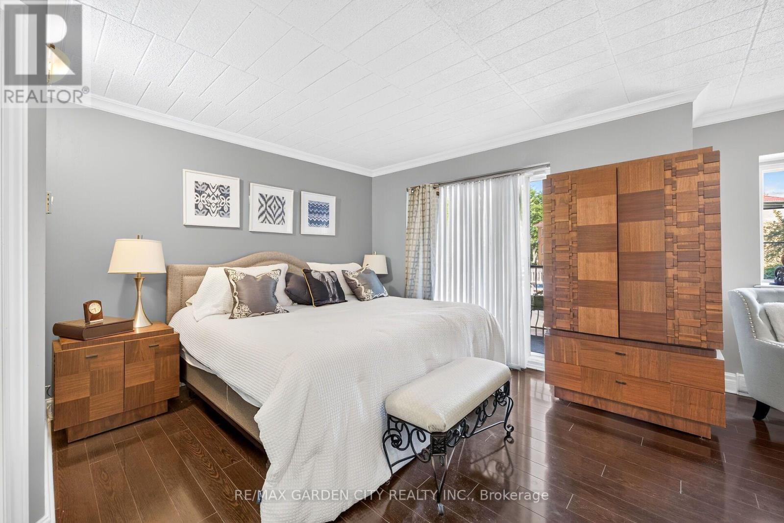 #205 20 JOHN STREET - 23