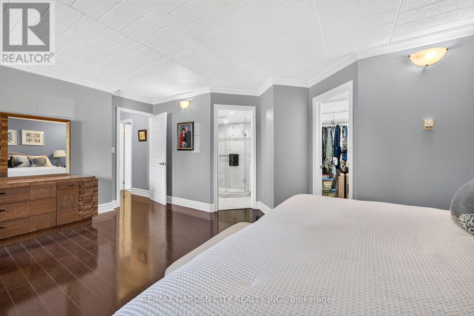 #205 20 JOHN STREET - 26