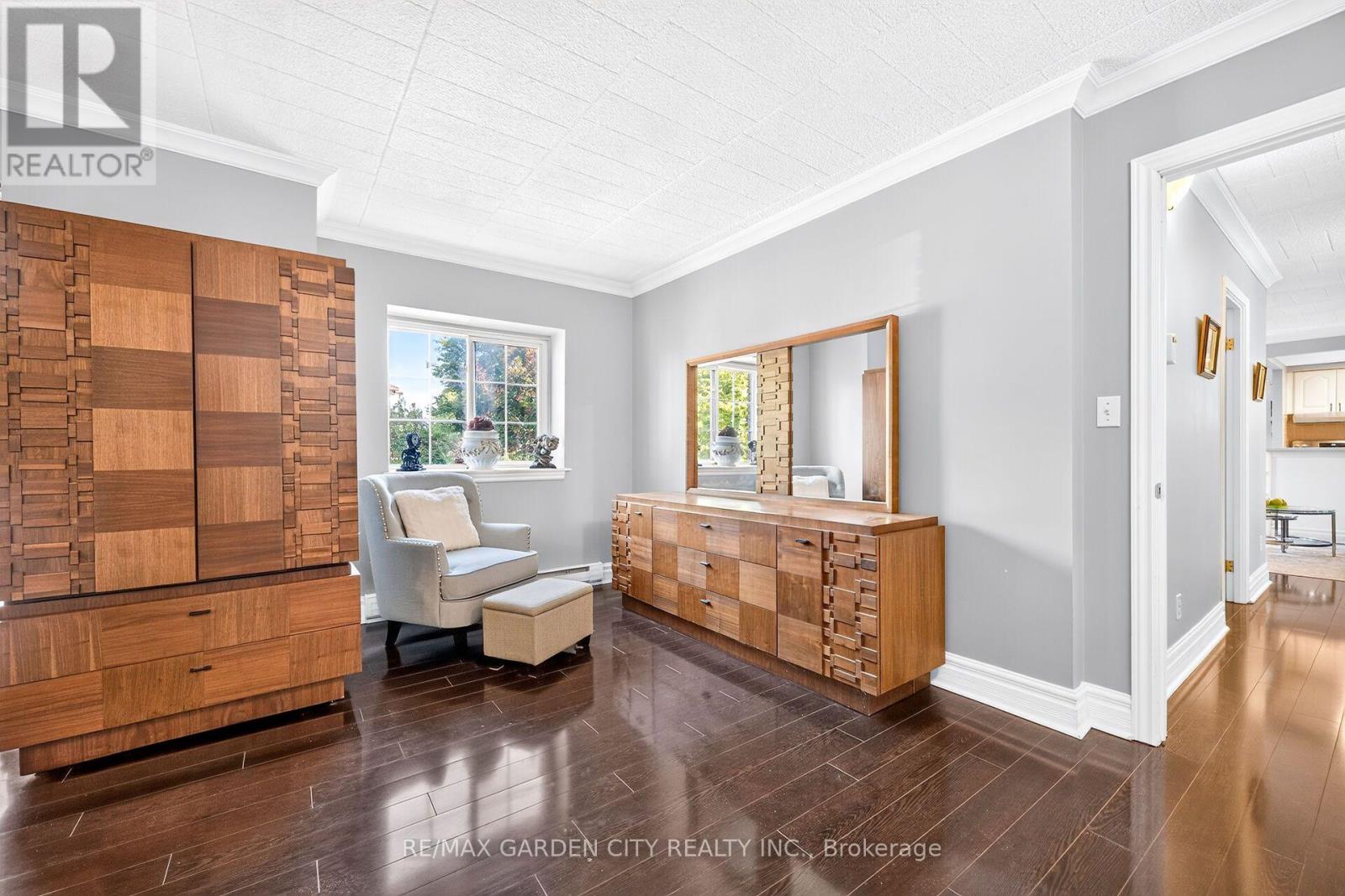 #205 20 JOHN STREET - 27