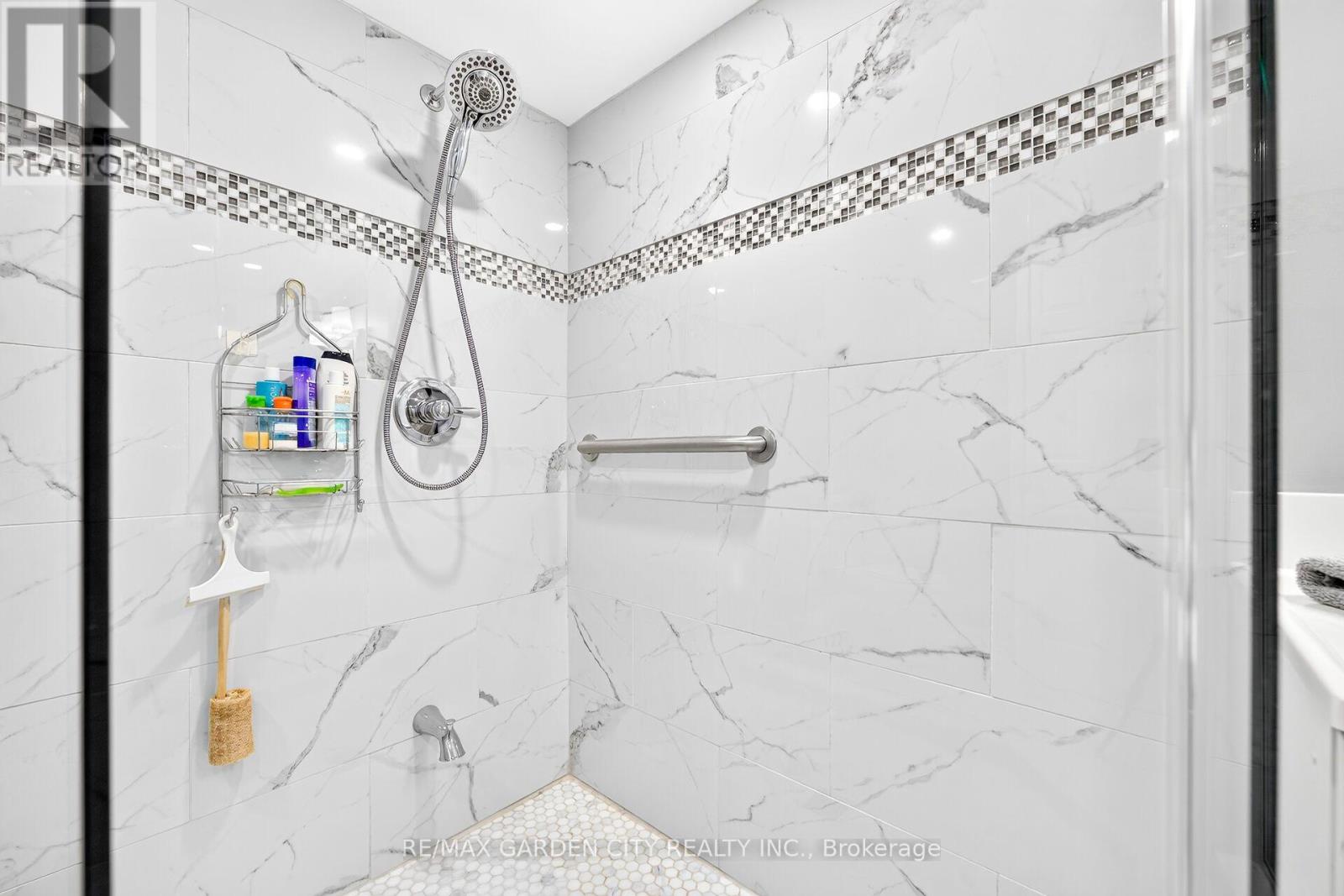 #205 20 JOHN STREET - 29