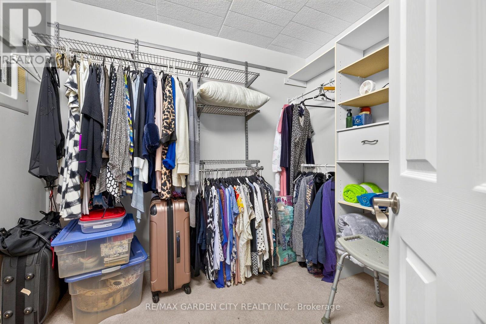 #205 20 JOHN STREET - 31