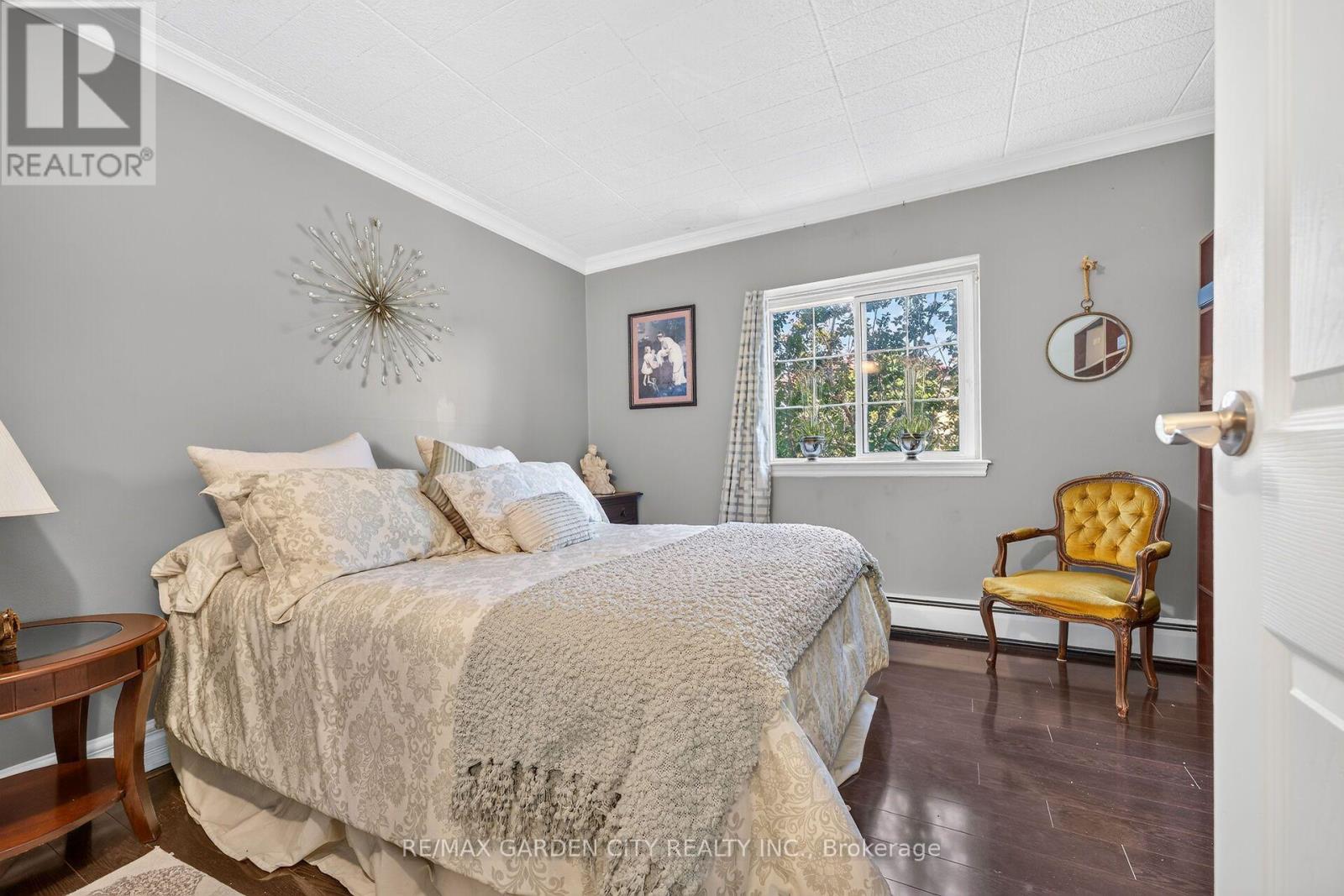 #205 20 JOHN STREET - 33