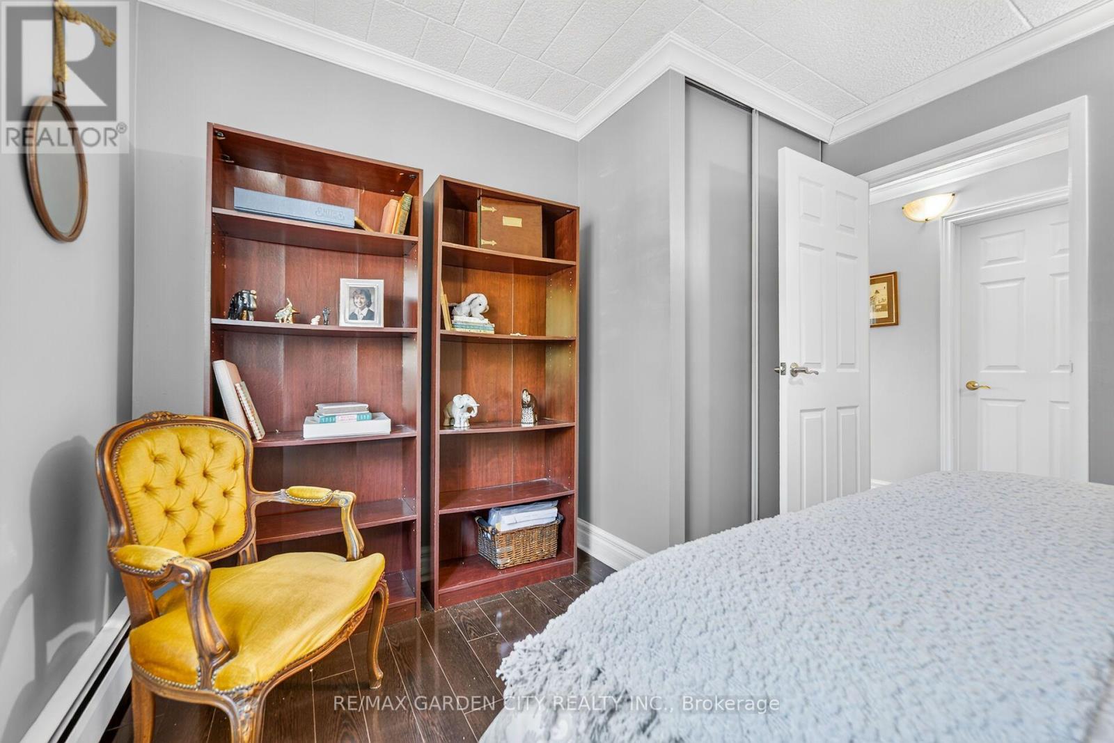 #205 20 JOHN STREET - 34
