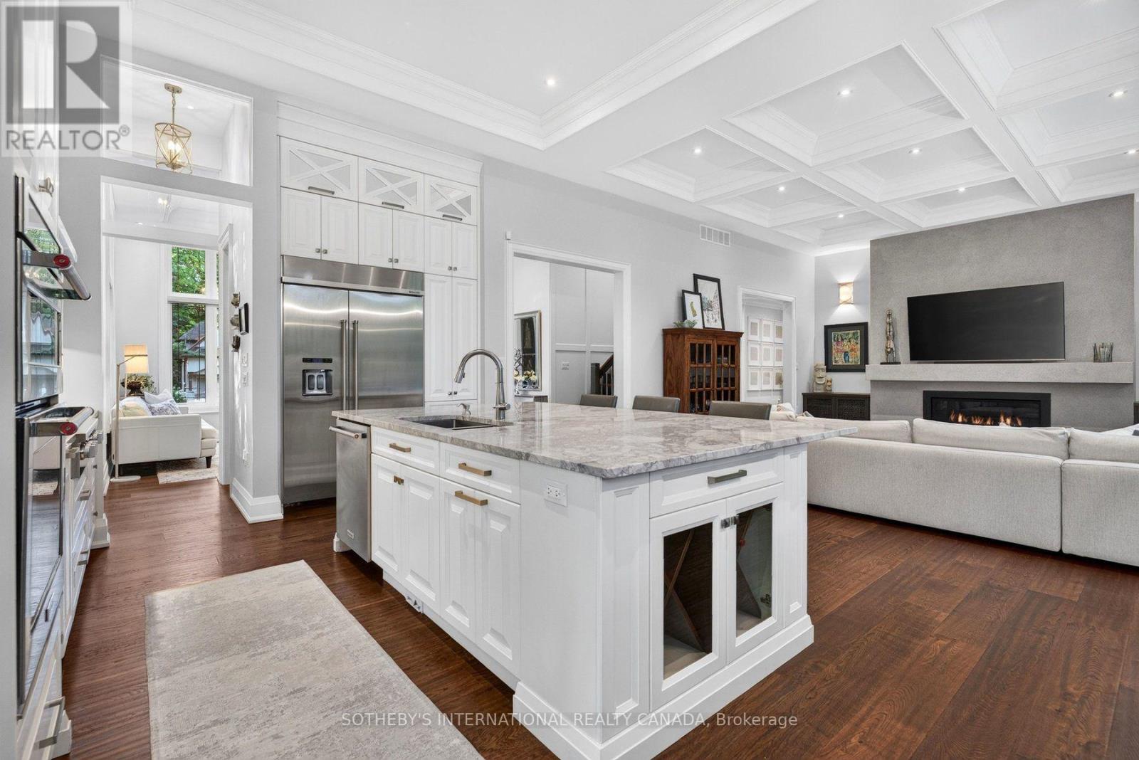 78 RAVINA CRESCENT - 24