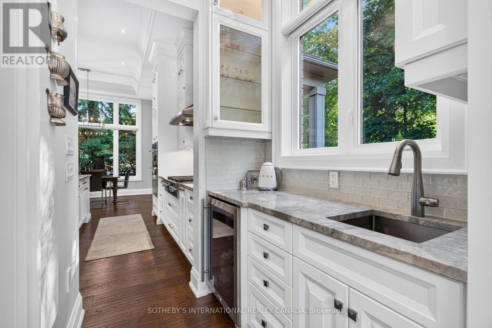 78 RAVINA CRESCENT - 26