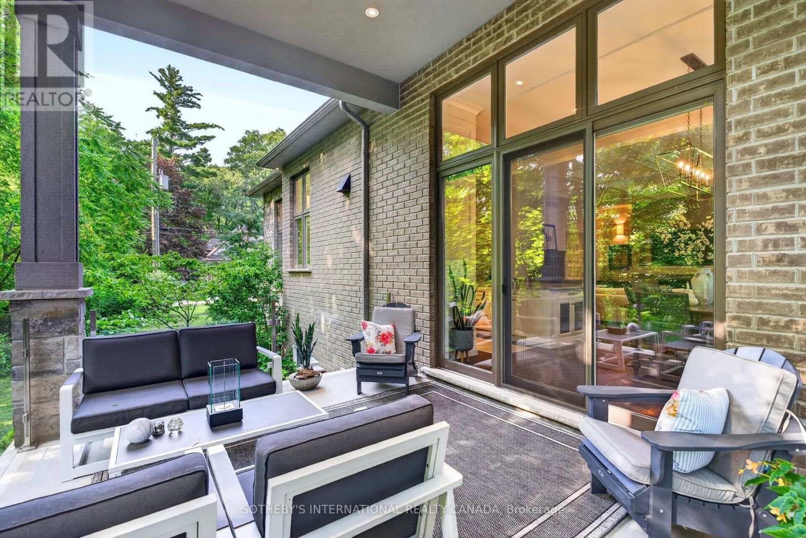 78 RAVINA CRESCENT - 30