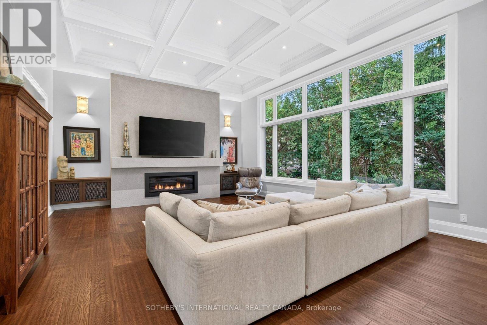 78 RAVINA CRESCENT - 31