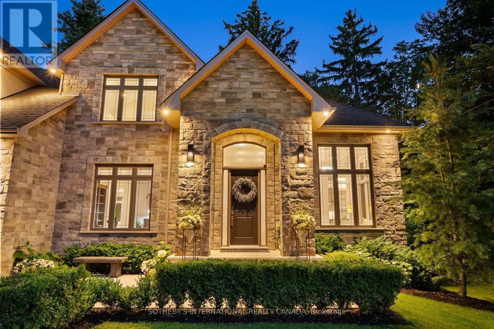 78 RAVINA CRESCENT - 4