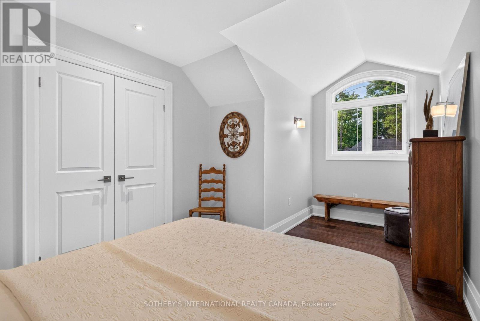 78 RAVINA CRESCENT - 40