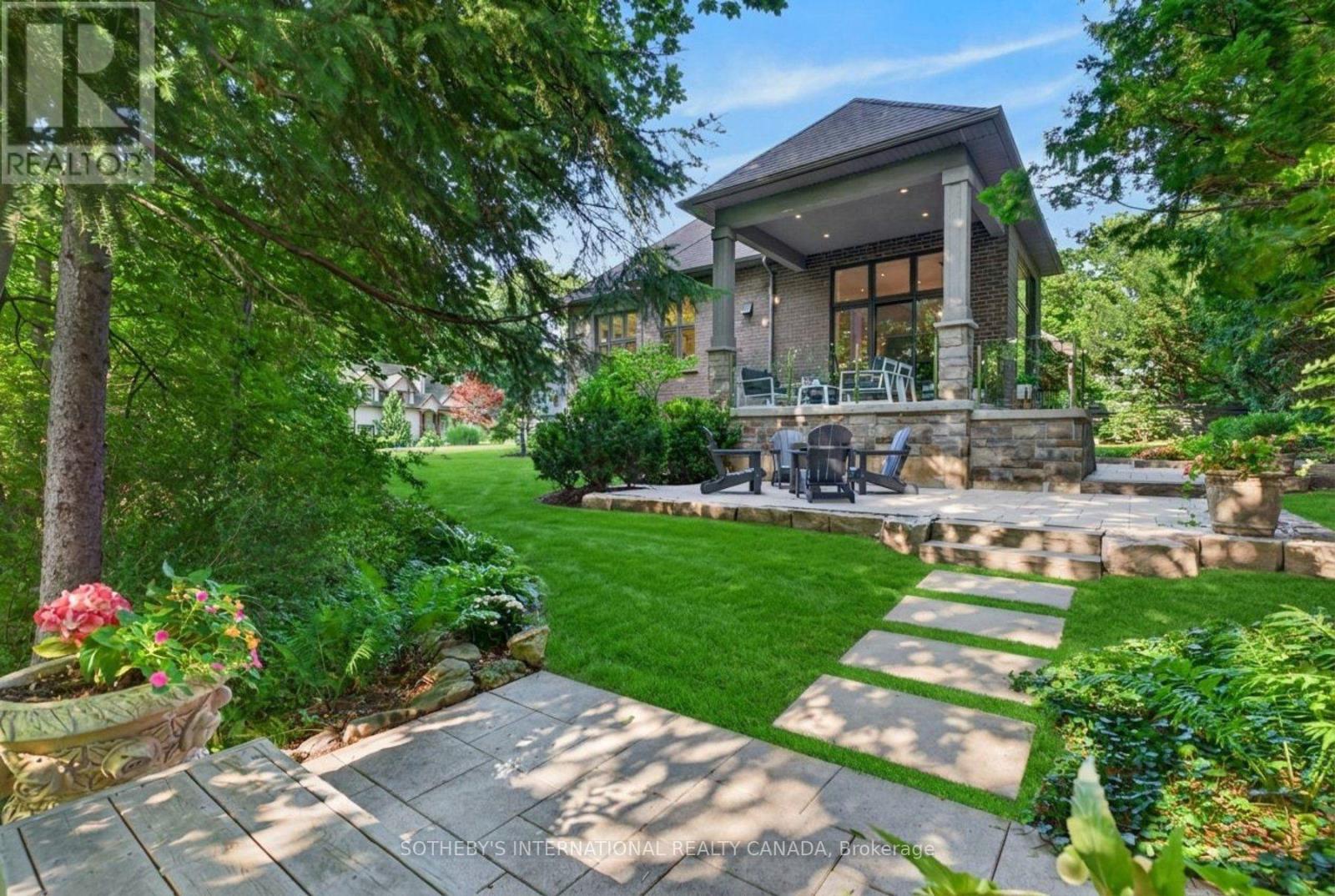 78 RAVINA CRESCENT - 42