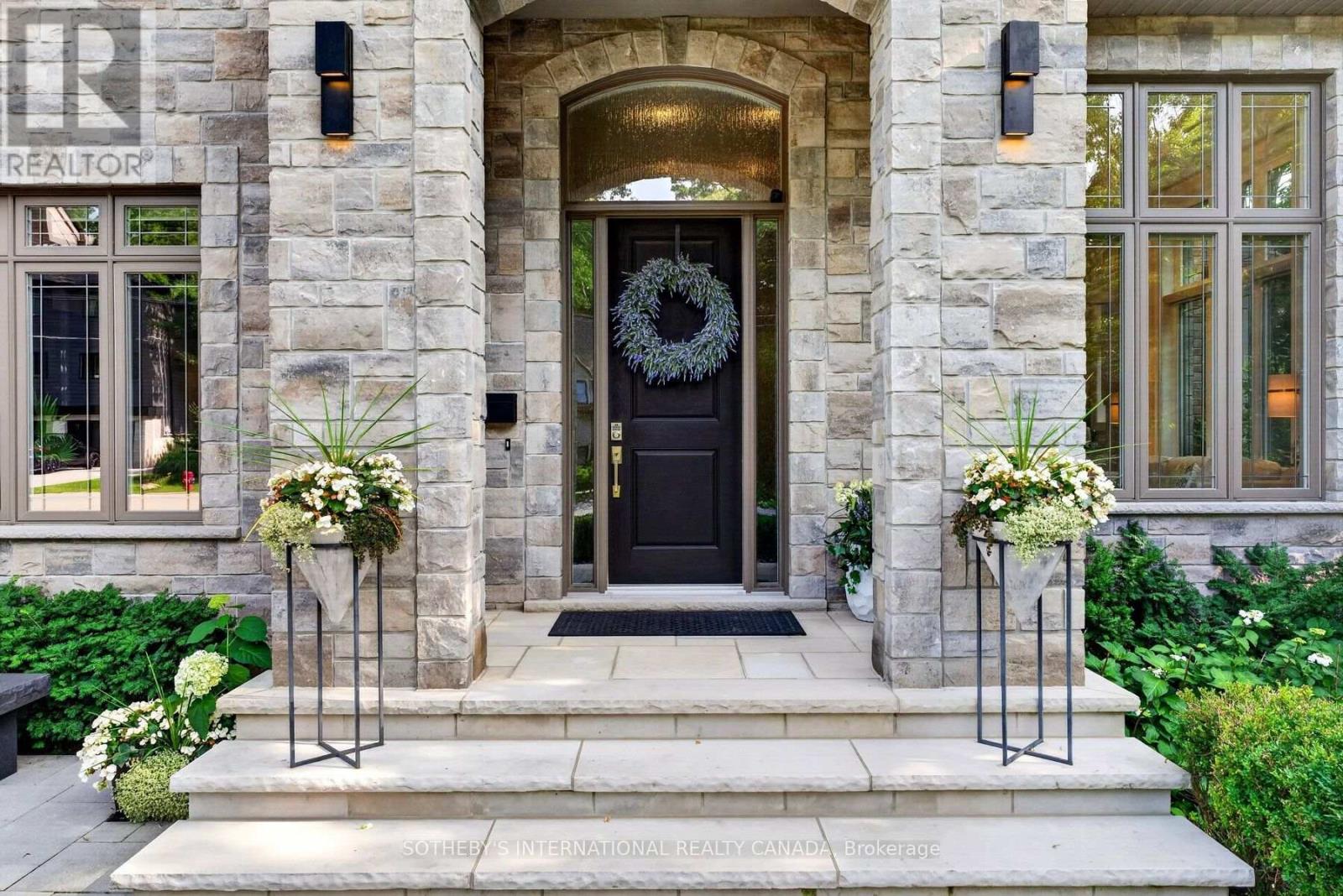 78 RAVINA CRESCENT - 6