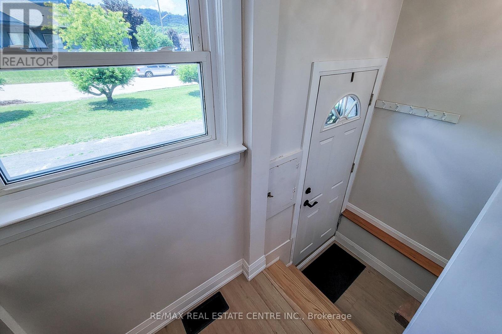 220 WINONA ROAD - 34