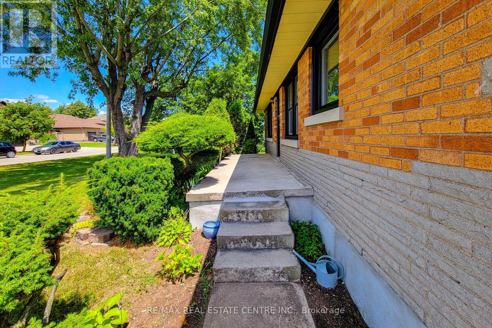 220 WINONA ROAD - 7