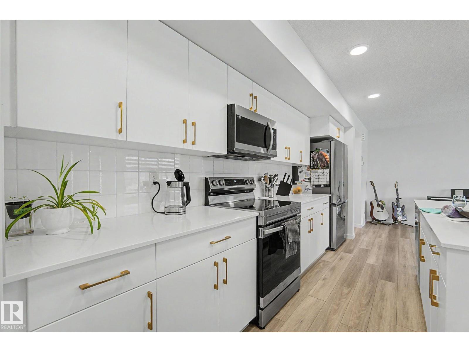 #12 905 172 ST SW - 11