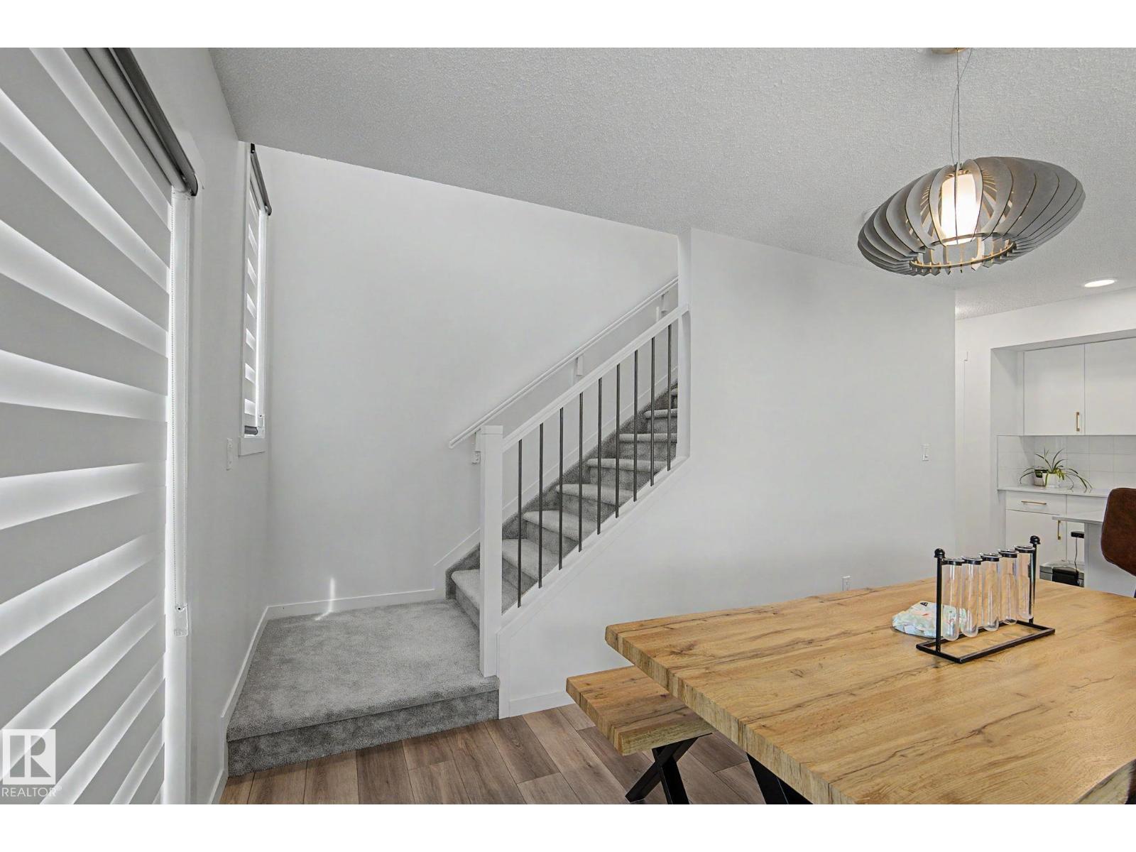 #12 905 172 ST SW - 20