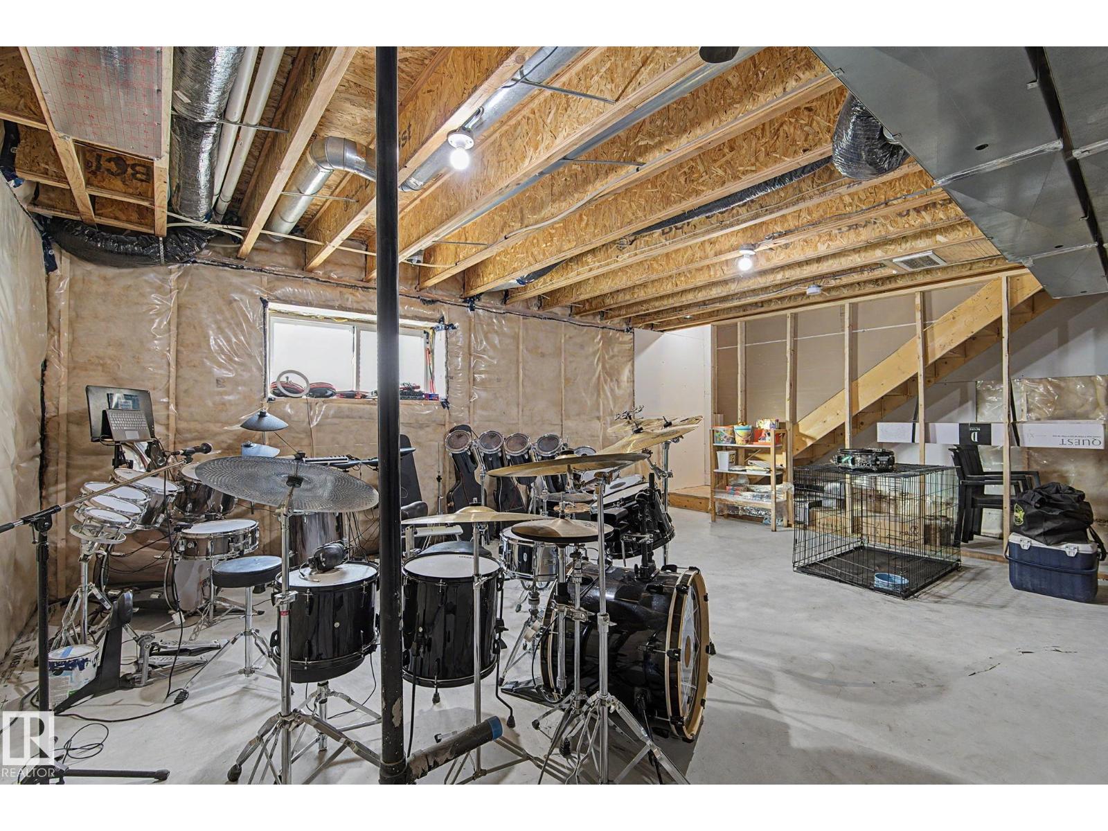 #12 905 172 ST SW - 50