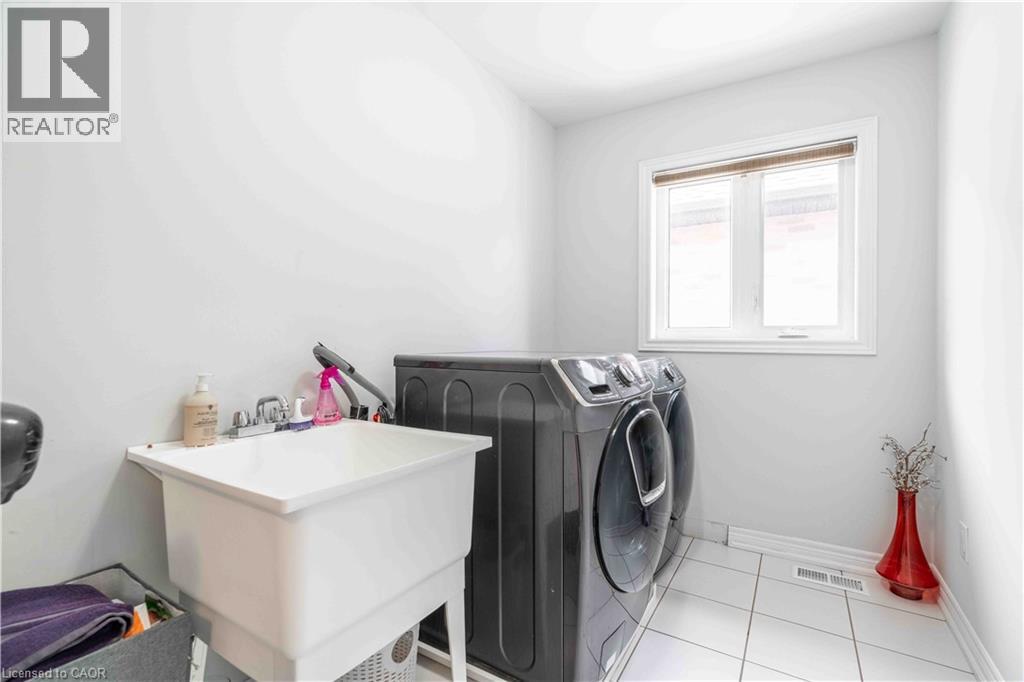 3 NARBONNE Crescent - 41